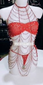 Aby Nuisette Tricotée Rouge, Perles Blanches