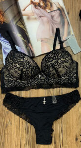 Ensemble Soutien-gorge Bonnet B avec Tanga Noir